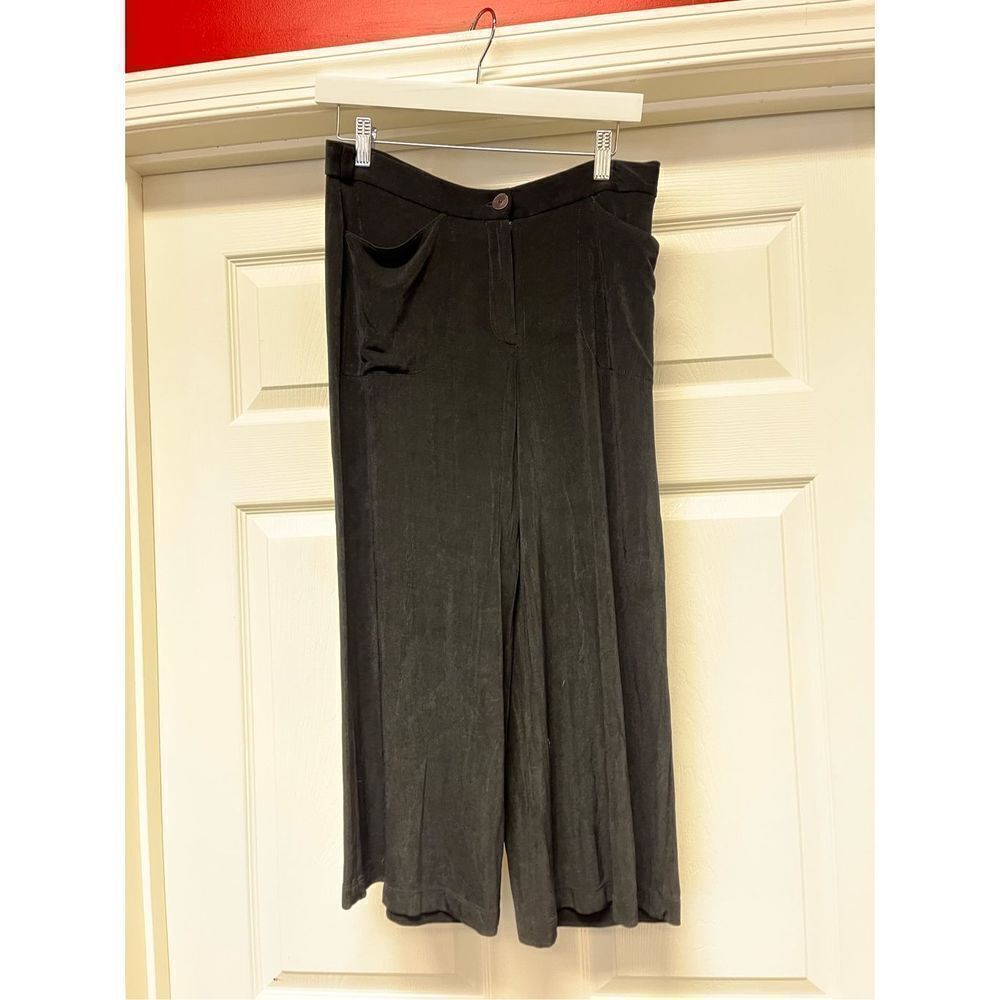 Chicos Black Travelers Black  Slinky Cropped Pantscsz 1 or M (8-10)